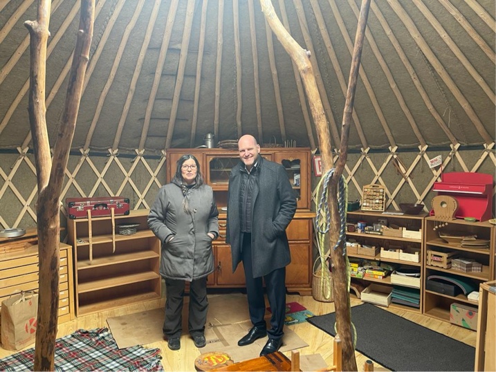 Zu Gast bei  Projektleiterin, Frau Martina Frontzek des Waldkindergartens in Bühlerzimmern